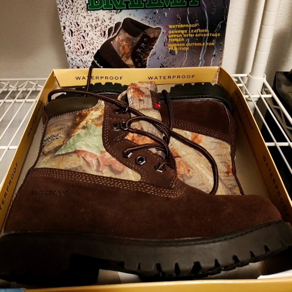 New Kids Waterproof Brahma Boots Size 4 1/2